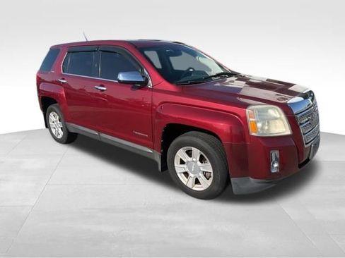 Used 2010 GMC Terrain SLE FWD image 2