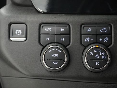 Used 2024 Chevrolet Silverado 1500 LTZ image 17