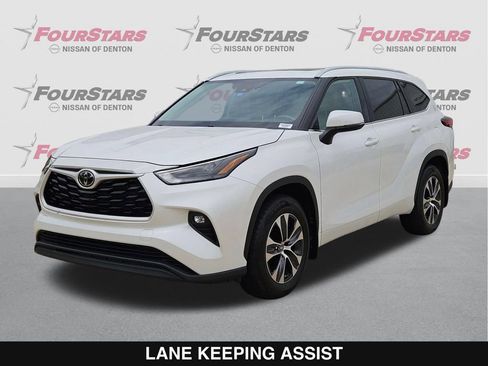 Used 2023 Toyota Highlander XLE FWD image 9