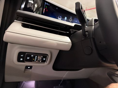 New 2026 Lincoln Nautilus Premier AWD/4WD image 30