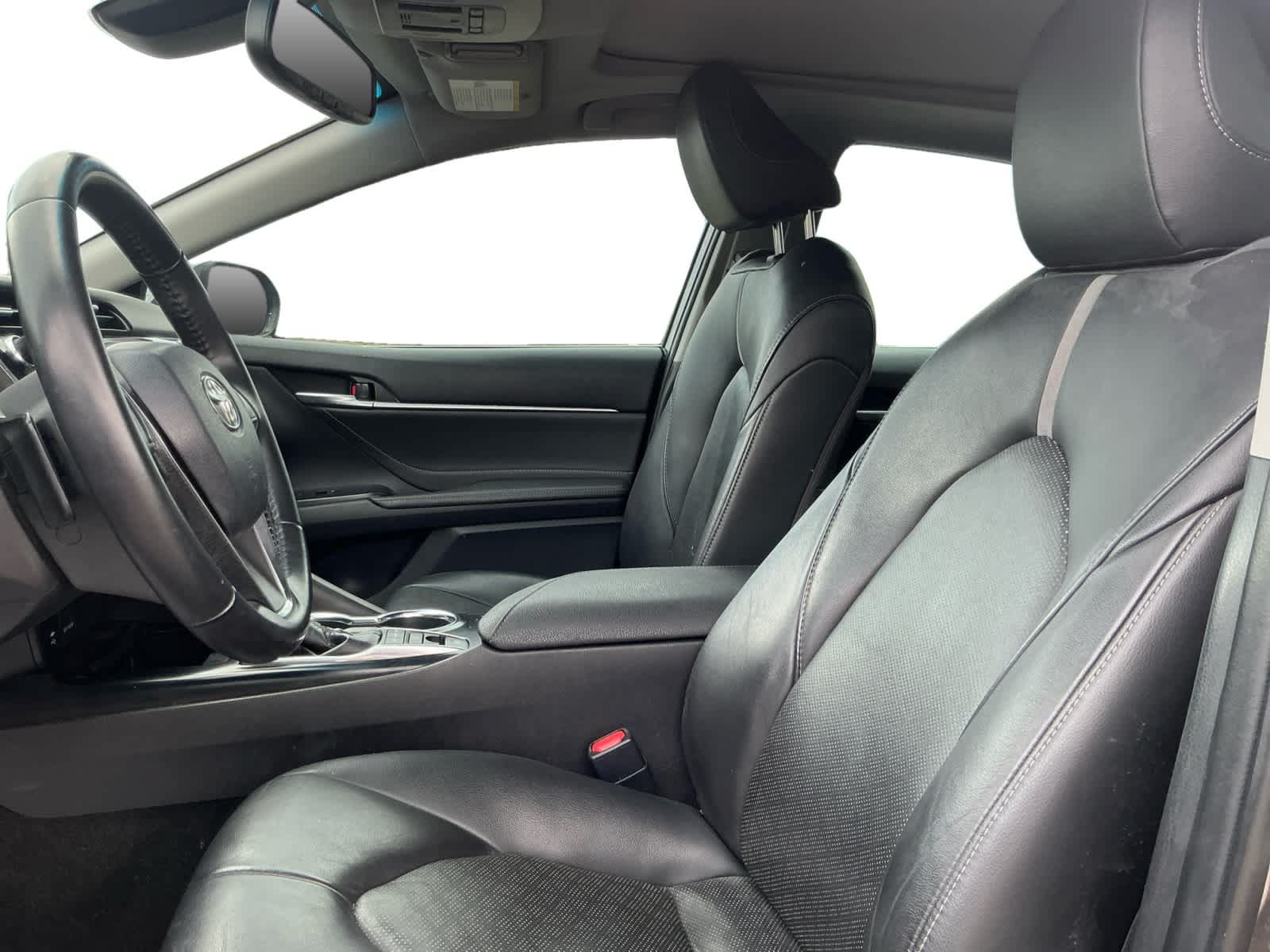 Used 2018 Toyota Camry XSE FWD image 9