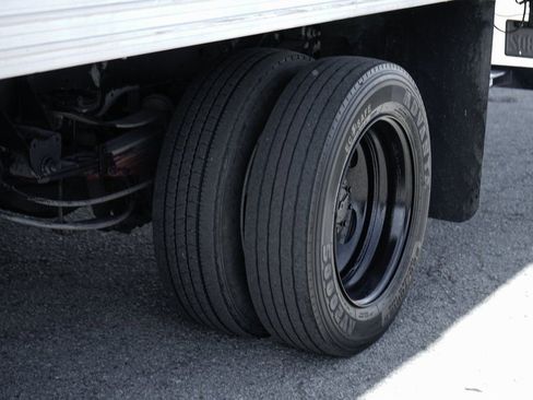 Used 2017 Ford F550 2WD Regular Cab Super Duty image 41