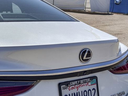 Used 2021 Lexus ES 350 w/ Accessory Package FWD image 11