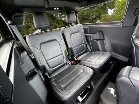 Used 2023 Ford Bronco Badlands image 25