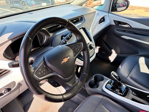 Used 2021 Chevrolet Bolt Premier w/ Infotainment Package image 16