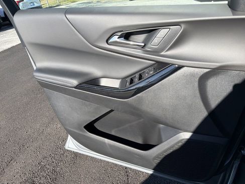 New 2026 Chevrolet Equinox LT image 13