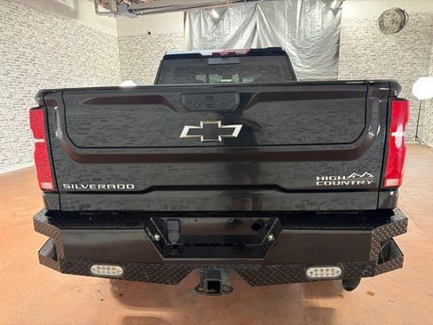 Used 2024 Chevrolet Silverado 2500 High Country w/ Technology Package AWD/4WD image 6