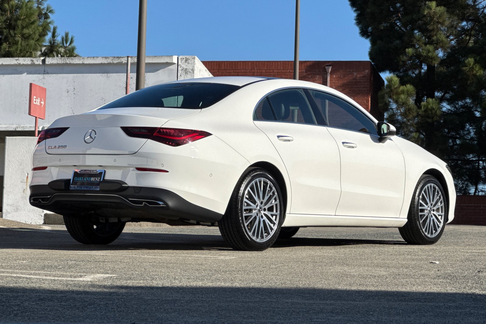 Used 2025 Mercedes-Benz CLA 250 image 4