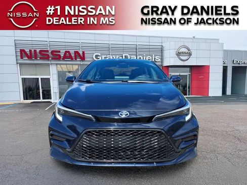 Used 2024 Toyota Corolla SE FWD image 2