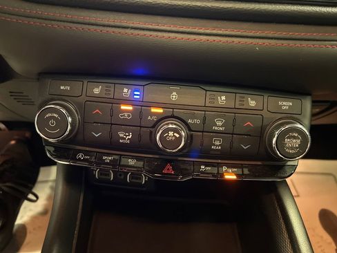 Used 2024 Dodge Durango GT image 19