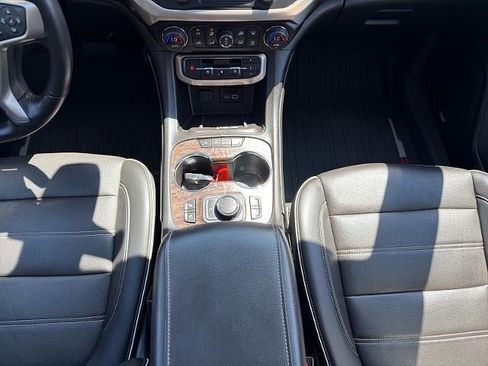 Used 2022 GMC Acadia Denali w/ GMC Pro Grade Package AWD/4WD image 23