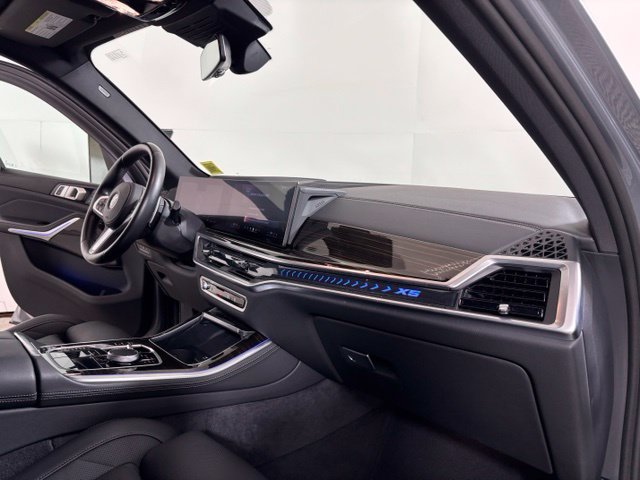 Certified 2025 BMW X5 xDrive40i w/ M Sport Package AWD/4WD image 22