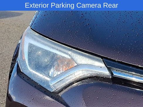 Used 2018 Toyota RAV4 XLE image 10