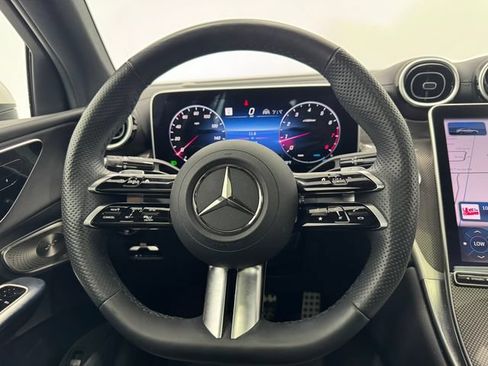 Used 2024 Mercedes-Benz GLC 300 4MATIC image 25