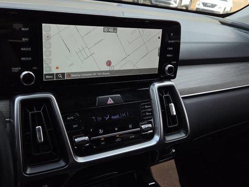 Used 2023 Kia Sorento S w/ Panoramic Sunroof Package AWD/4WD image 8