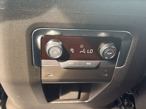 Used 2025 Chevrolet Tahoe Z71 AWD/4WD image 26