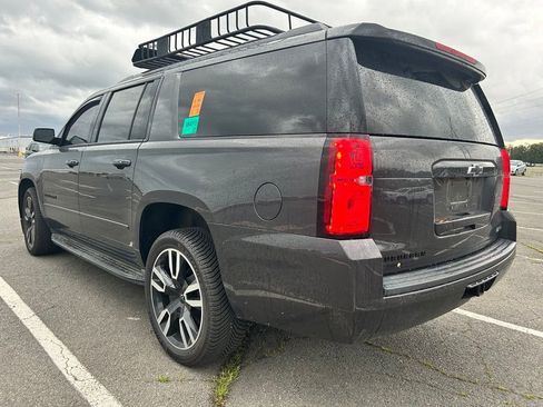 Used 2018 Chevrolet Suburban Premier w/ RST Edition AWD/4WD image 3