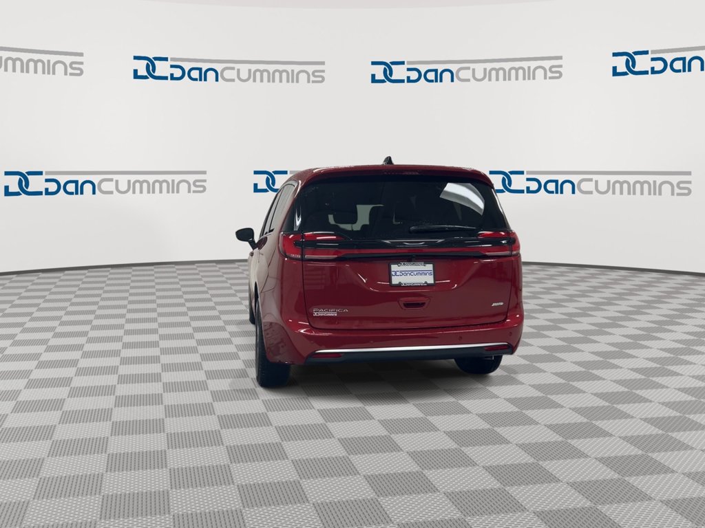 New 2027 Chrysler Pacifica Select AWD/4WD image 7