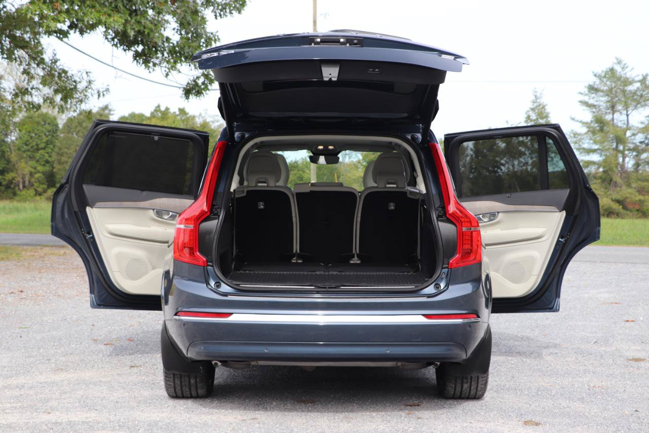 Used 2024 Volvo XC90 T8 Ultimate w/ Protection Package Premier AWD/4WD image 6