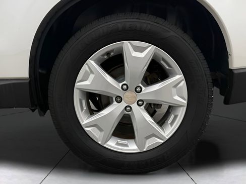 Used 2014 Subaru Forester 2.5i Premium AWD/4WD image 30