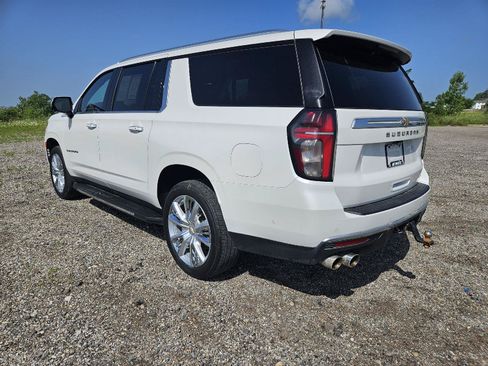 Used 2023 Chevrolet Suburban High Country w/ Advanced Technology Package AWD/4WD image 5