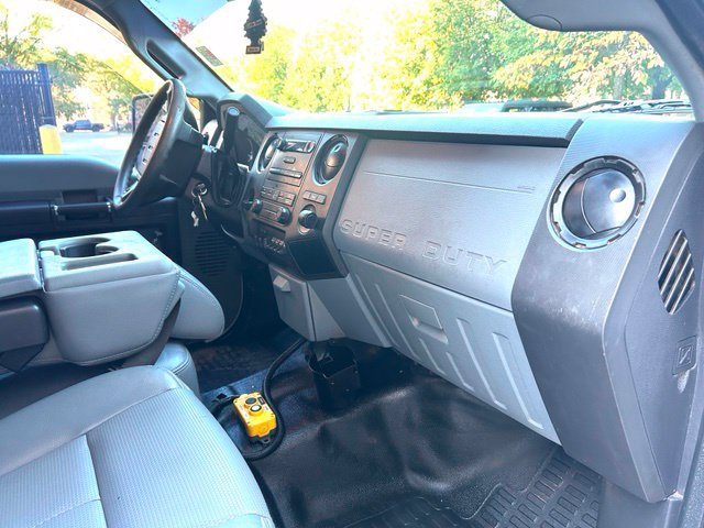 Used 2016 Ford F550 2WD Crew Cab Super Duty image 29