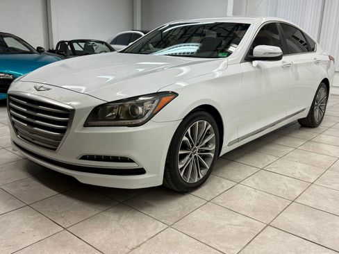 Used 2015 Hyundai Genesis 3.8 image 3