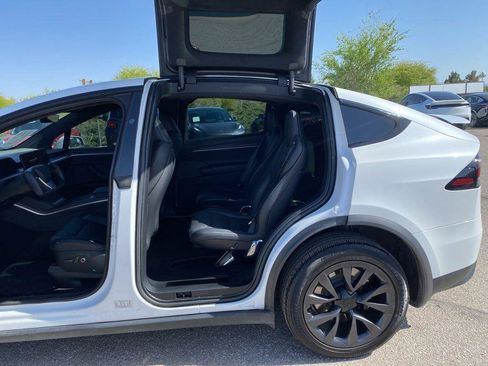 Used 2022 Tesla Model X AWD/4WD image 21