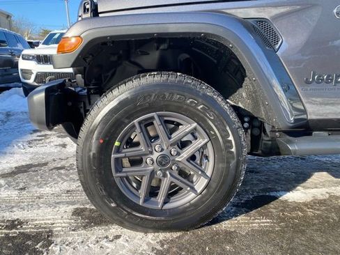 New 2026 Jeep Gladiator Sport image 15