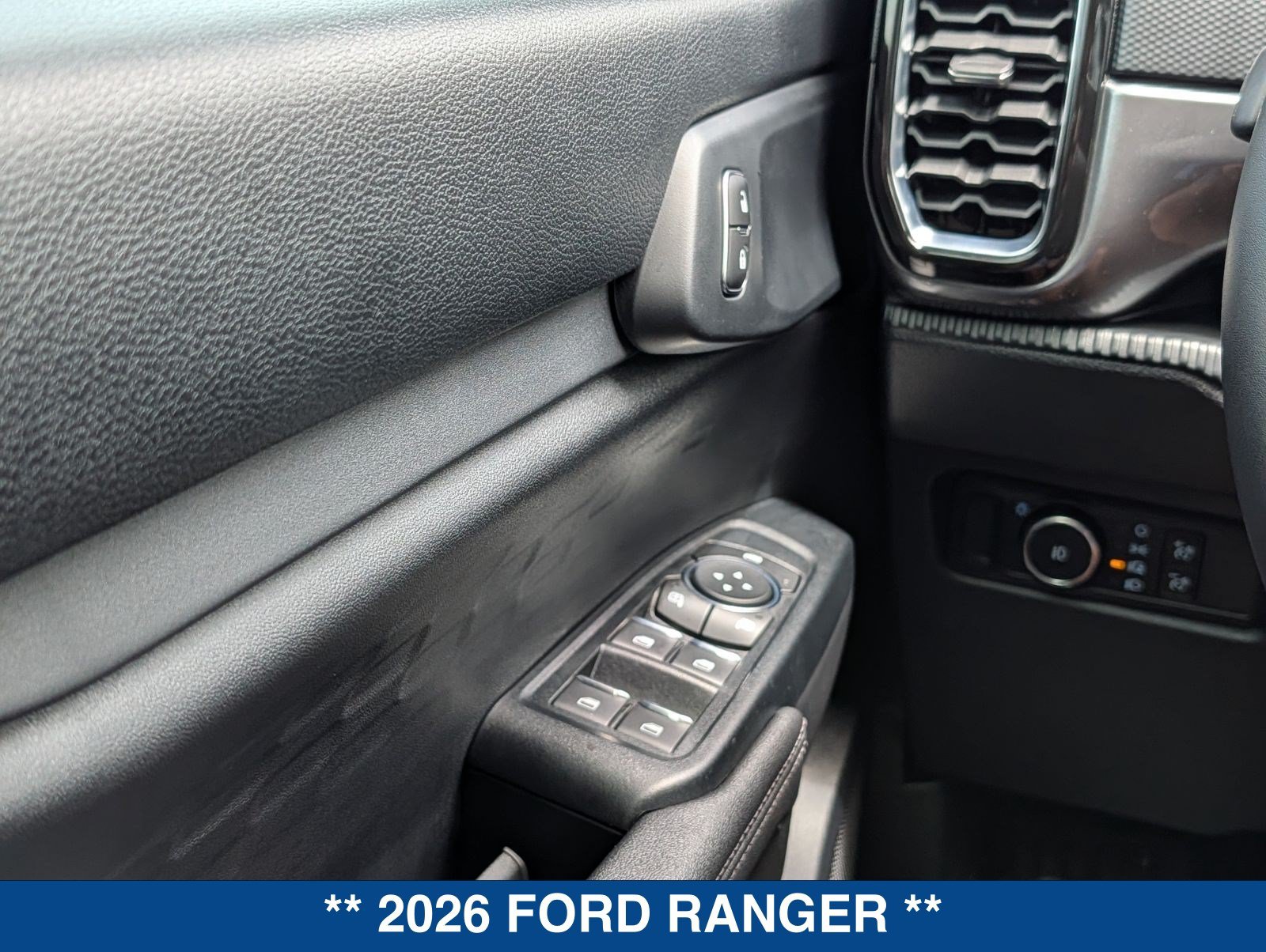 New 2026 Ford Ranger XLT w/ Black Appearance Package RWD image 25