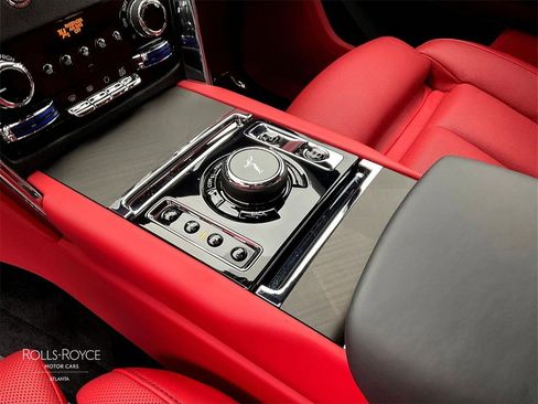 Certified 2022 Rolls-Royce Cullinan image 16