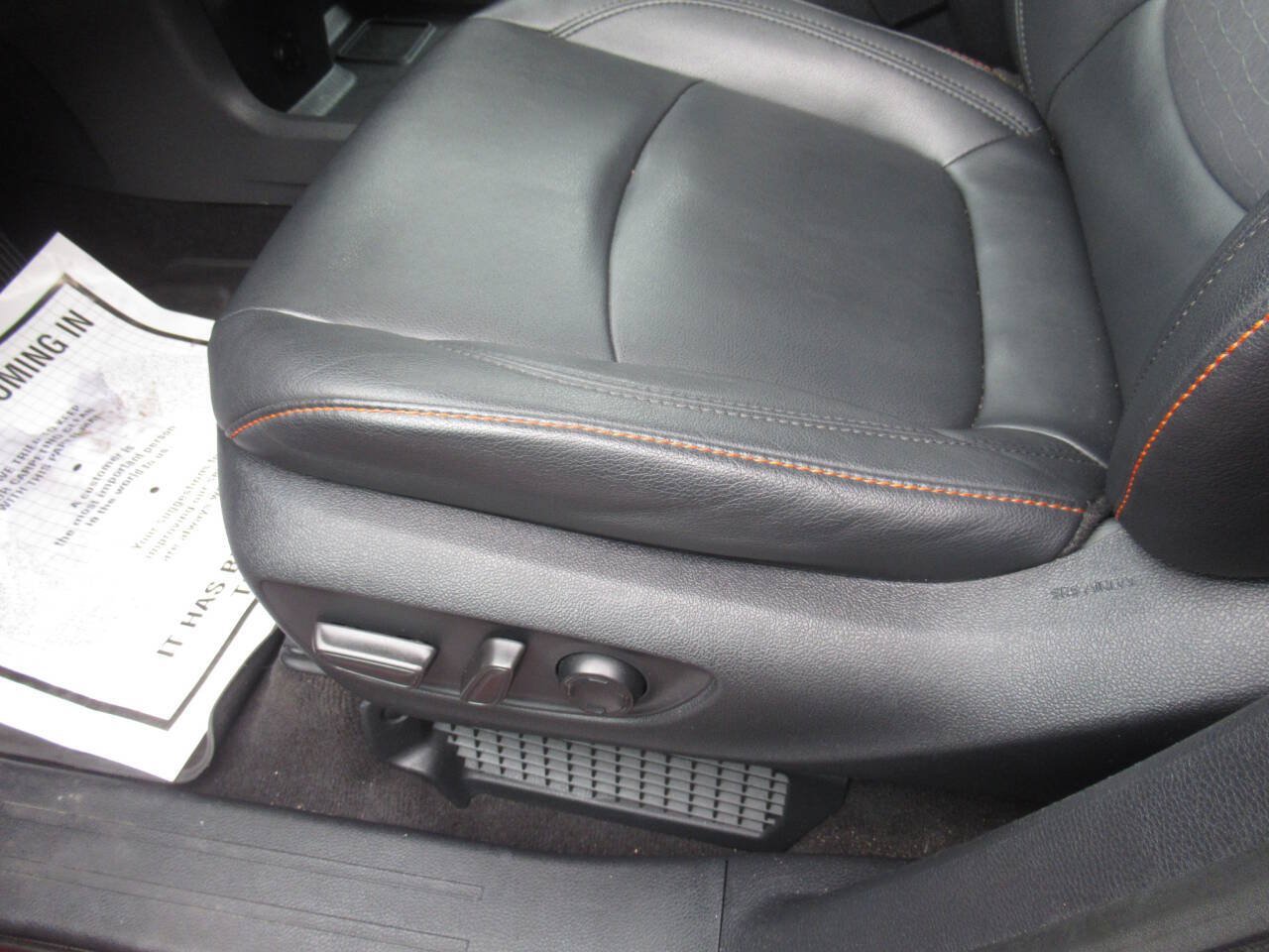 Used 2021 Toyota Sienna XSE w/ XSE Plus Package FWD image 23