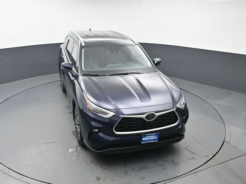 Used 2021 Toyota Highlander XLE image 48