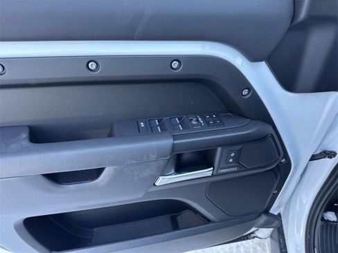 New 2026 Land Rover Defender 110 V8 image 16