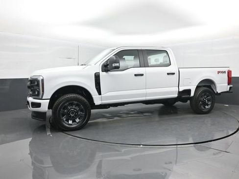 New 2026 Ford F250 4x4 Crew Cab Super Duty image 4