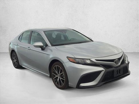 Certified 2023 Toyota Camry SE FWD image 4