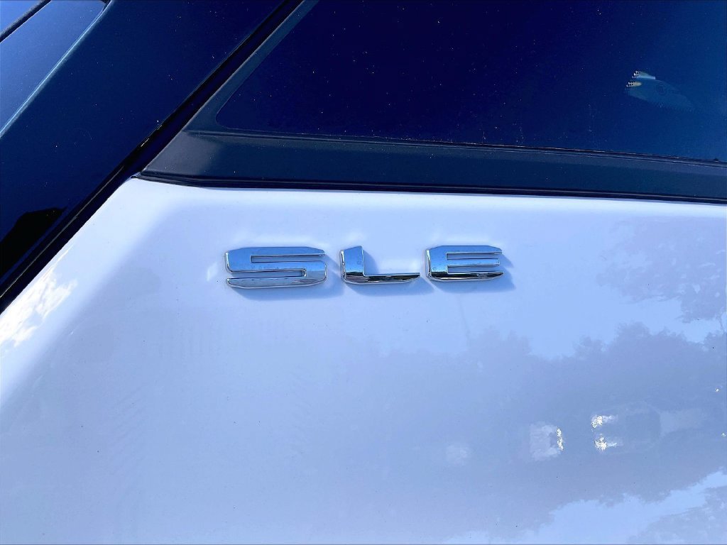 Used 2024 GMC Terrain SLE AWD/4WD image 26