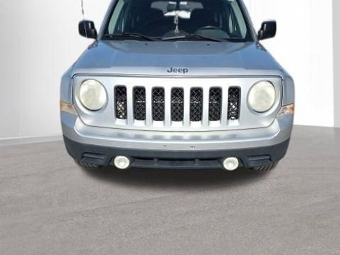 Used 2011 Jeep Patriot Latitude image 2
