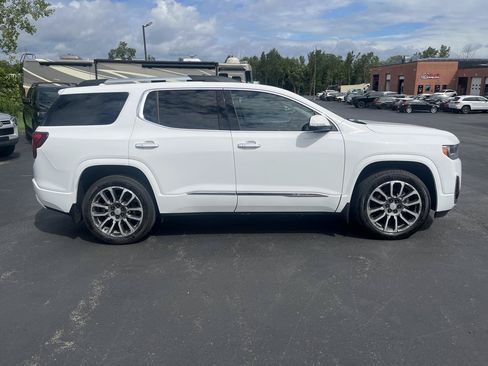 Used 2023 GMC Acadia Denali w/ Denali Ultimate Package AWD/4WD image 9