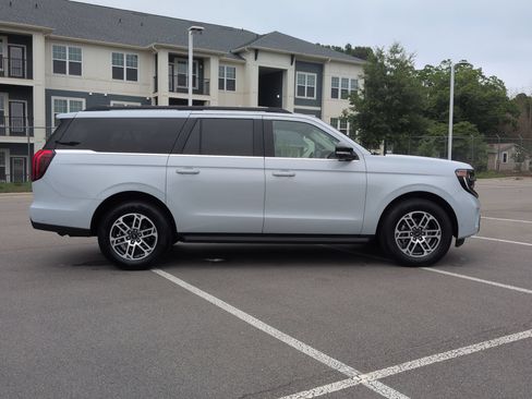 Certified 2025 Ford Expedition Max Active RWD image 3