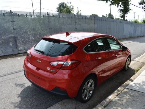 Used 2018 Chevrolet Cruze Premier FWD image 5