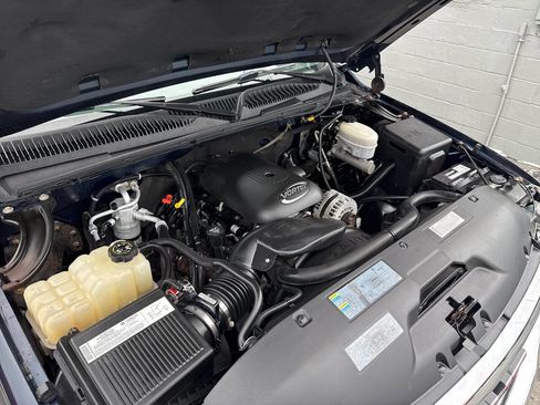 Used 2005 GMC Sierra 2500 SLE w/ Snow Plow Prep Package image 12