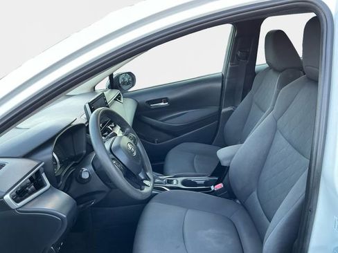 Used 2021 Toyota Corolla LE image 10