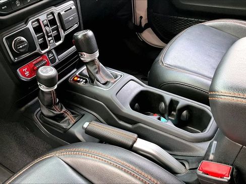 Used 2021 Jeep Gladiator Mojave w/ Uconnect 4C Nav & Sound Group AWD/4WD image 19