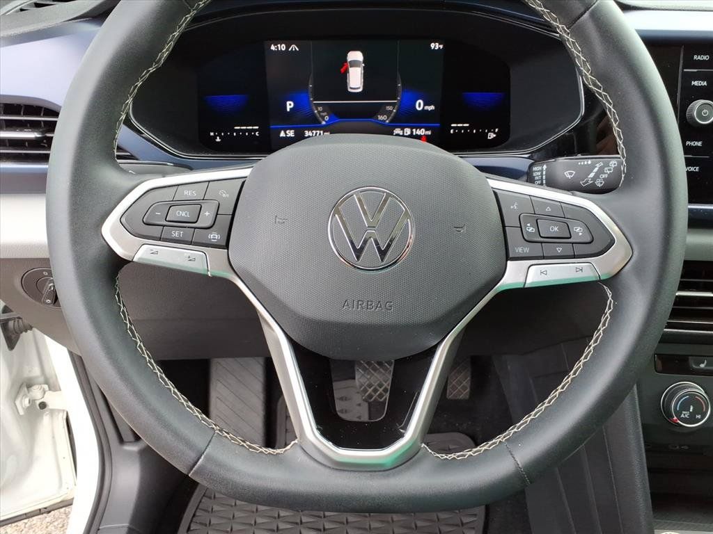 Used 2022 Volkswagen Taos SE w/ Panoramic Sunroof Package FWD image 24