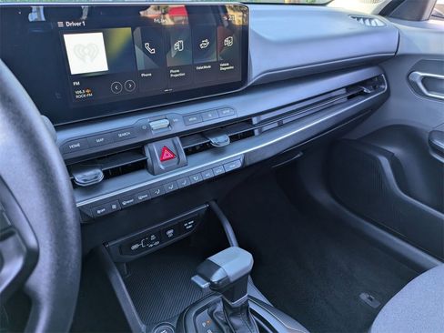 Used 2025 Kia K4 LXS image 20