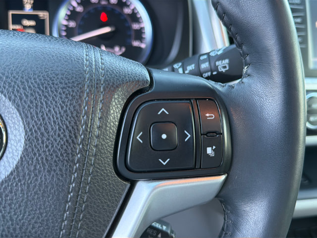 Used 2016 Toyota Highlander XLE FWD image 15