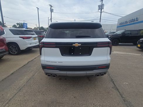 New 2026 Chevrolet Traverse LT w/ Driver Confidence Package AWD/4WD image 10