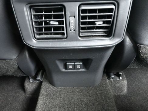 Used 2019 Toyota RAV4 Limited image 11