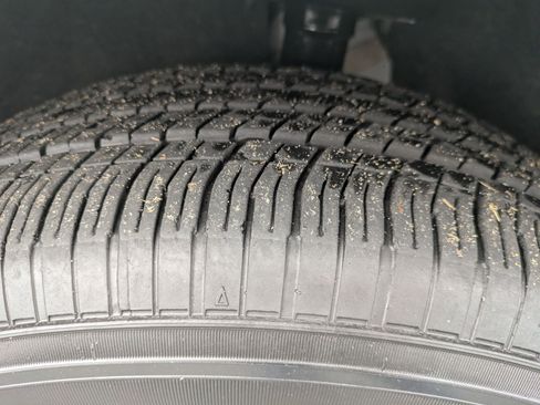 Certified 2024 Chrysler Pacifica Touring-L image 36